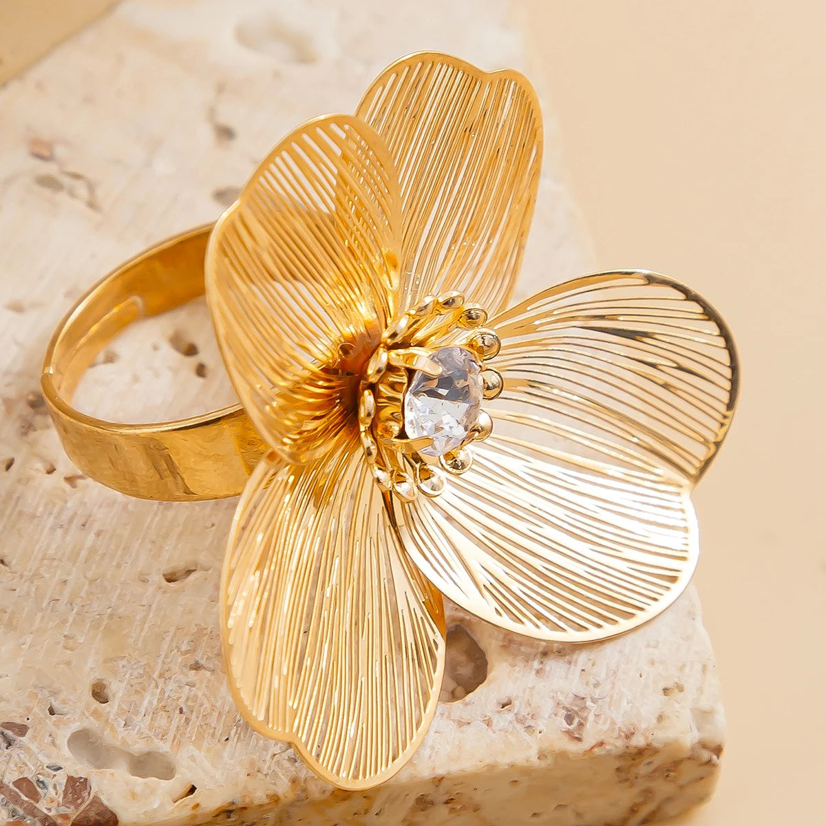 Bague Anneau Grosse Fleur Délicate or