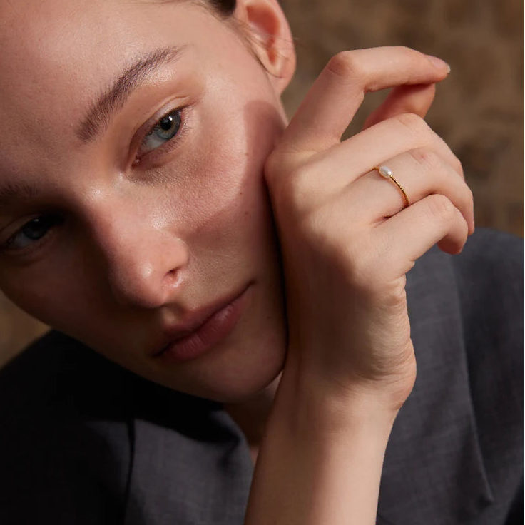 Ring with freshwater pearl 