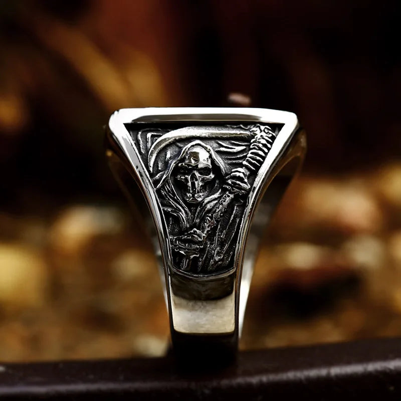 Bague Carrée avec Tête de Mort