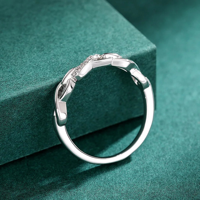 Sparkling infinity ring