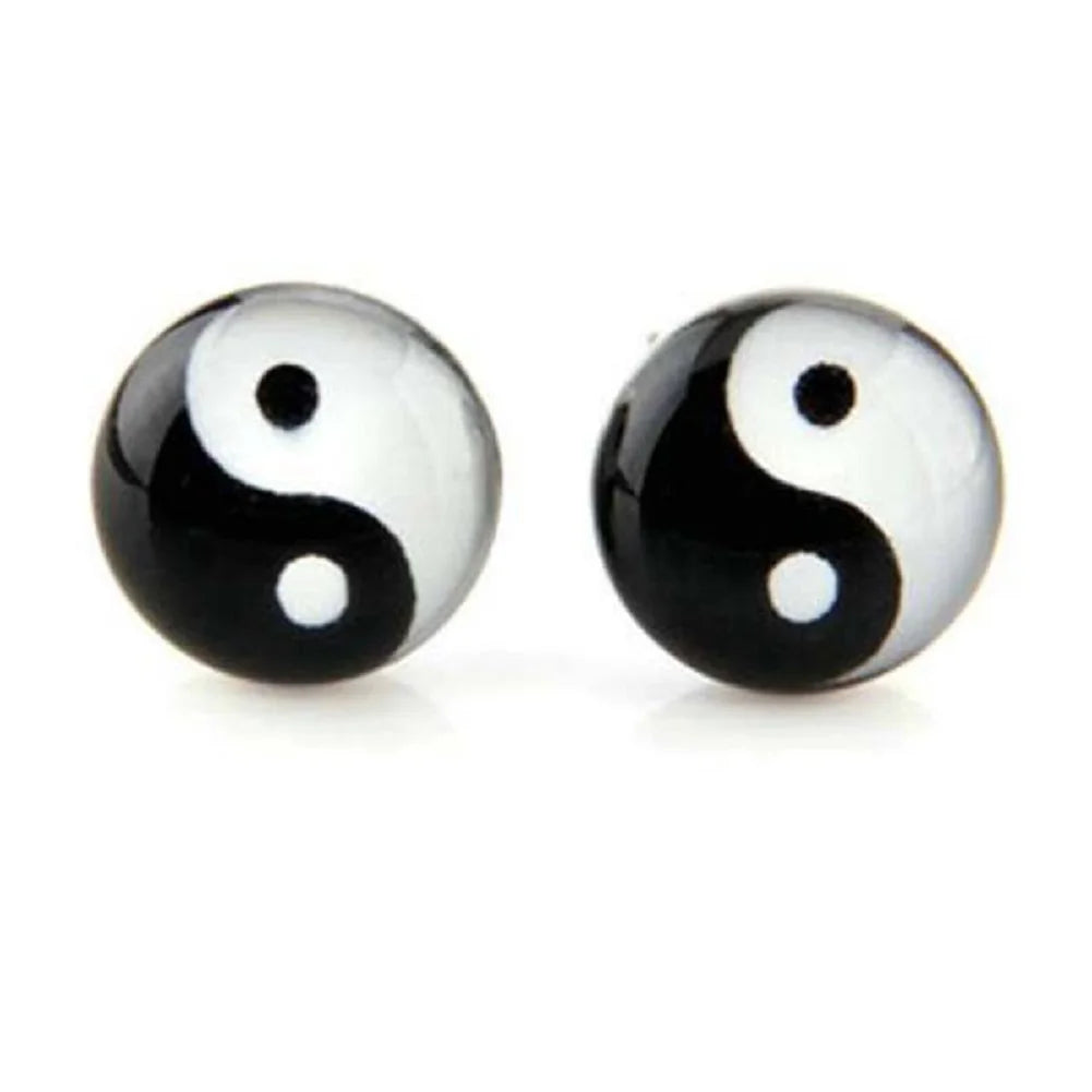Juodos ir baltos Yin Yang smeigtukai auskarai