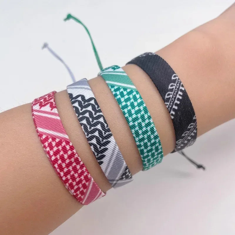 Bracelet with green Arabic Keffiyeh geometric patterns
