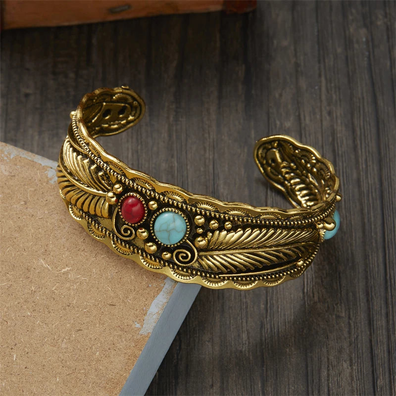 Taşlar ve Tüylerle Vintage Etnik Bileklik altın