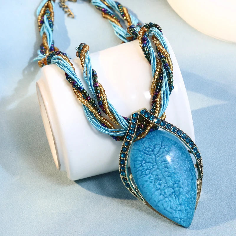 Collier avec Grand Pendentif de Style Ethnique bleu 