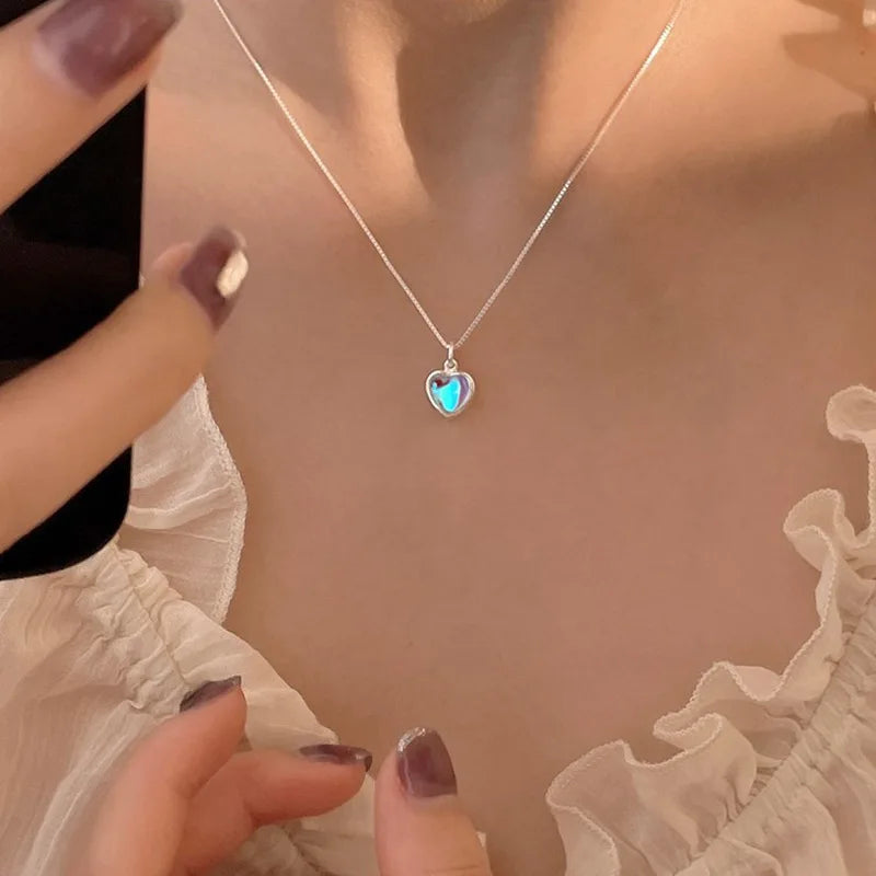 Collier avec Pendentif Coeur Fertilité Pierre de Lune chaîne lisse