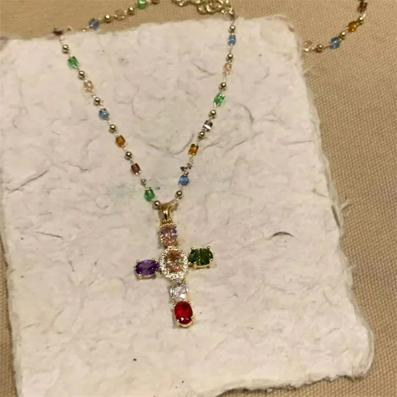 Collier avec Pendentif Croix en Zircon Femme