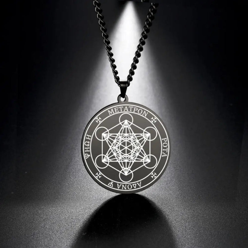 Collier avec Pendentif Cube Métatron noir