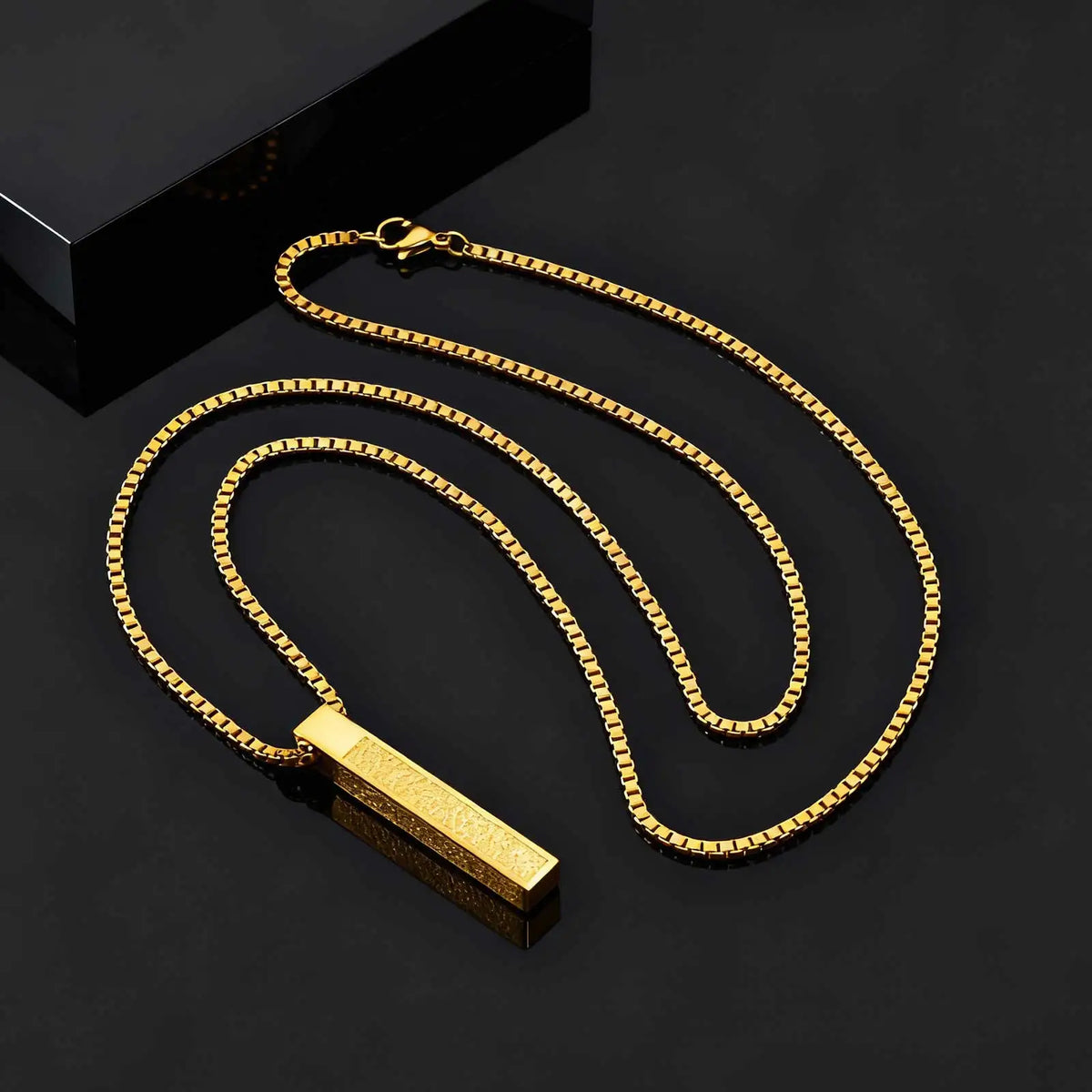 Necklace with geometric Arabic Ayatul Kursi pendant 