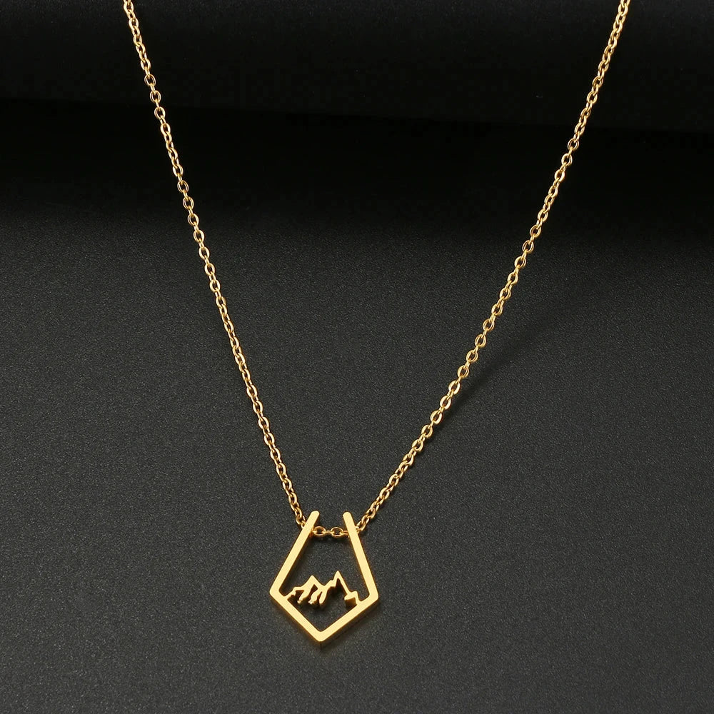 Collier avec Pendentif Montagne or