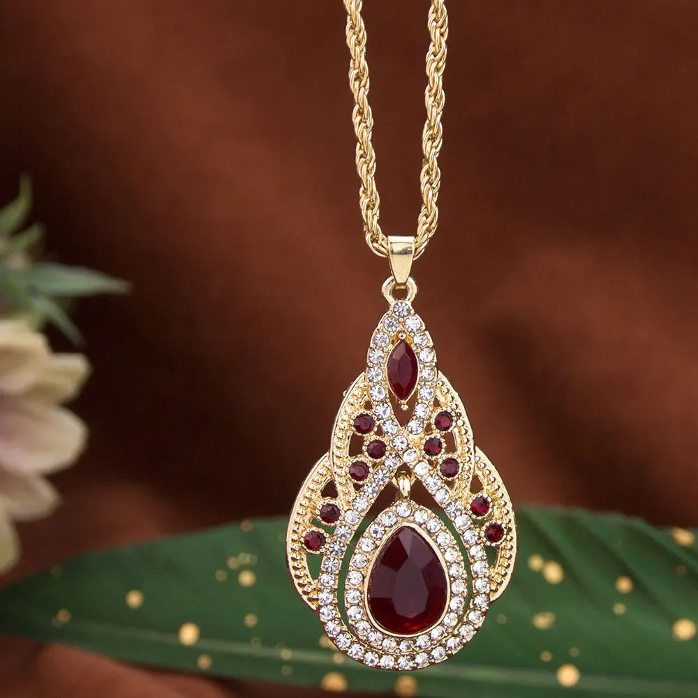 Necklace with traditional pendant for Arab woman red