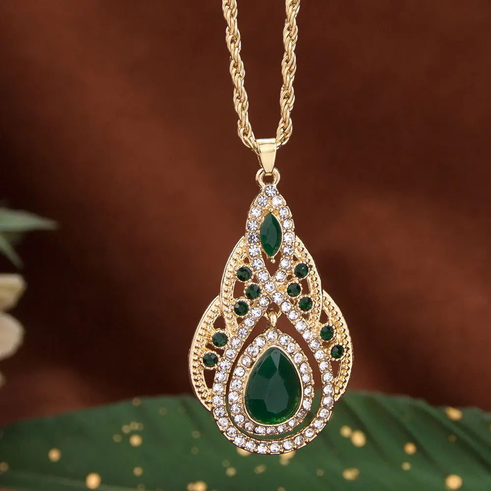 Necklace with traditional pendant for Arab woman green