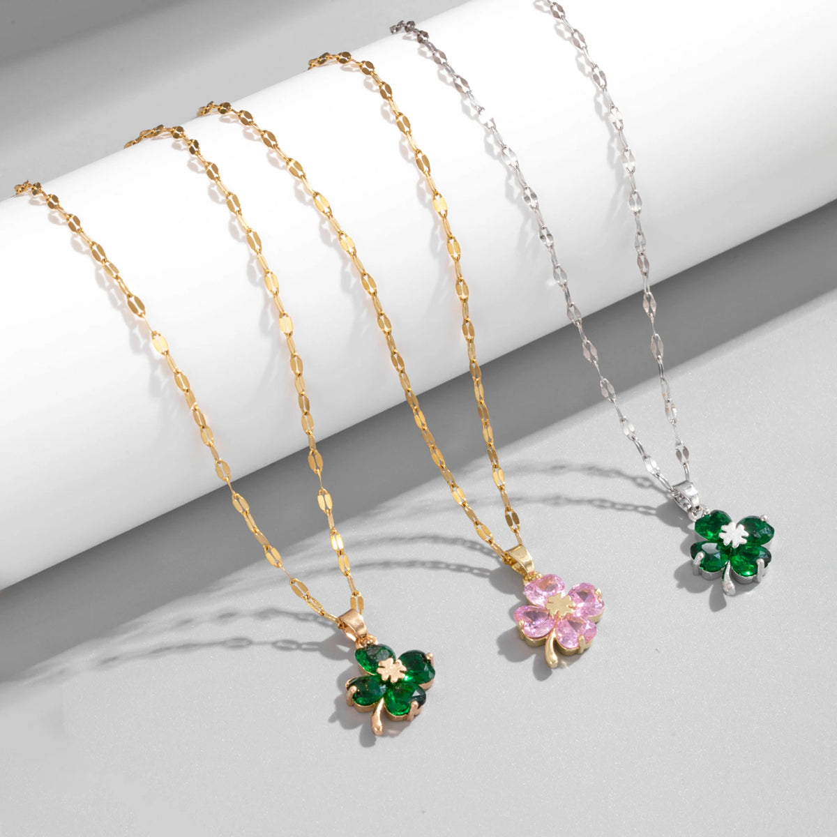 Collier avec Pendentif Trèfle à 4 Feuilles Coloré argent et or