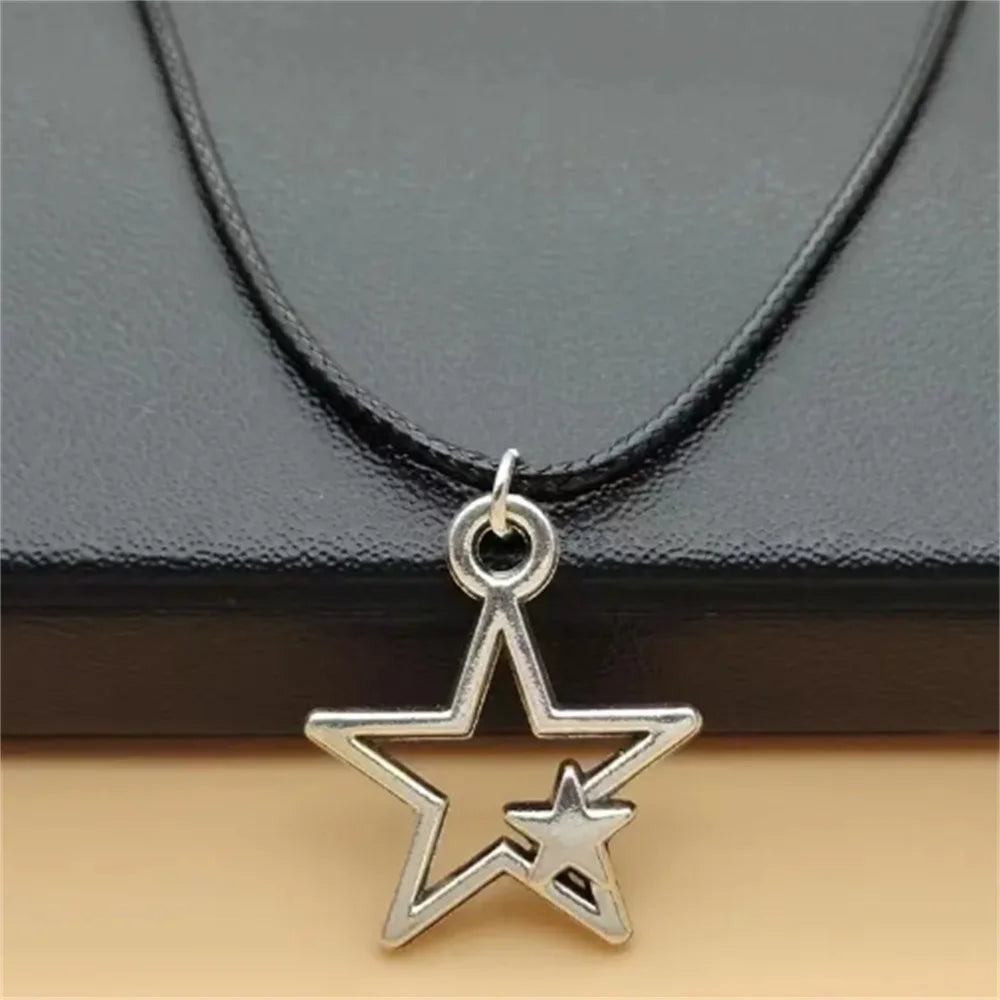 Collier en Cuir Pendentif Double Etoile