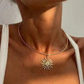 Altın Güneş Kolye Ucu ile Choker Kolye