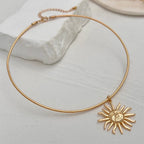 Altın Güneş Kolye Ucu ile Choker Kolye