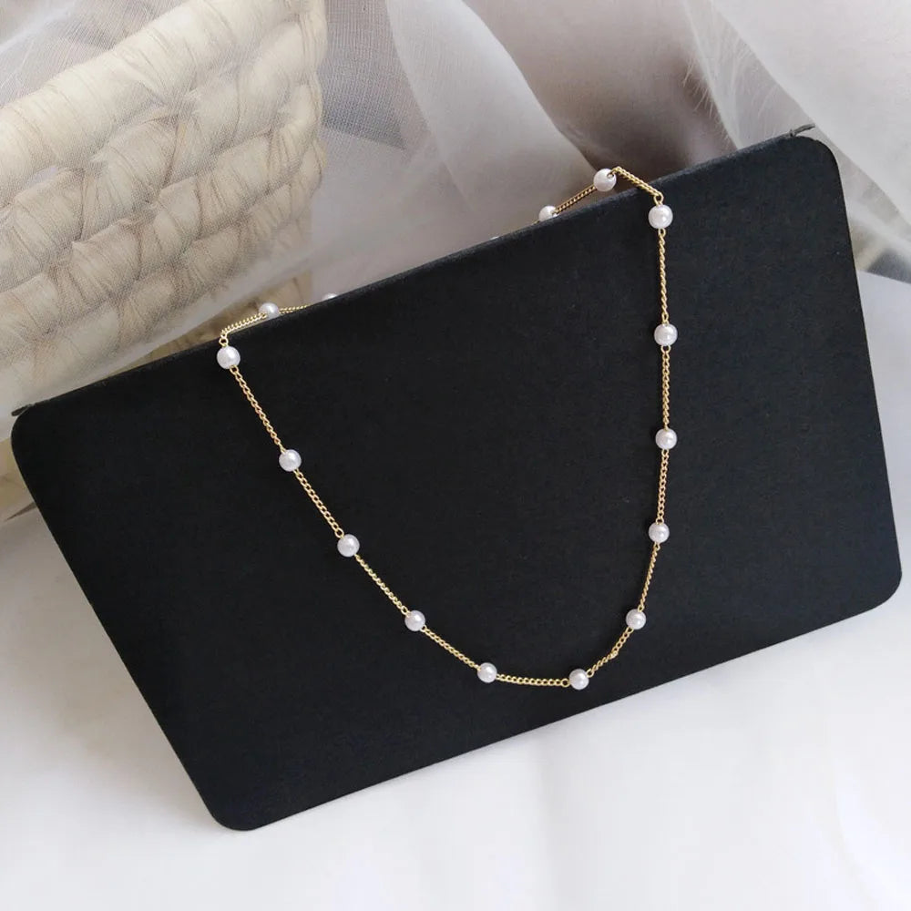 Naiste kaelakee pärlitega kuldne choker