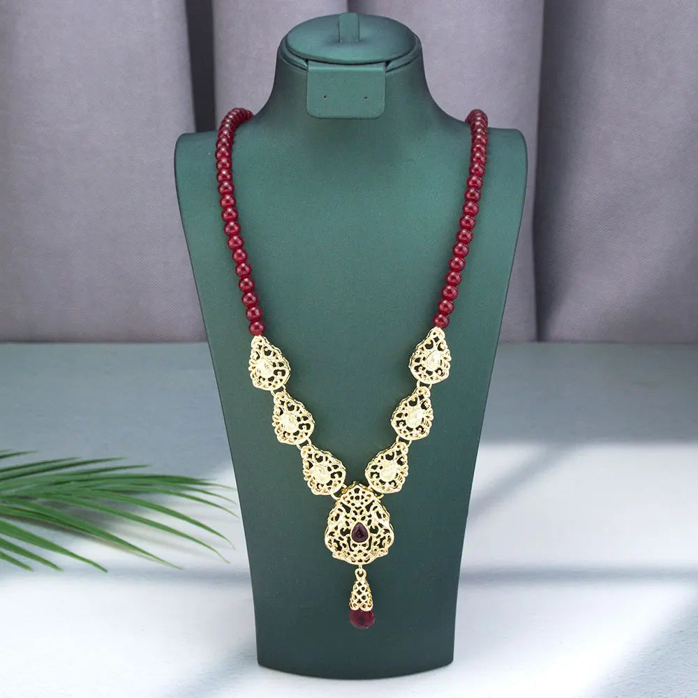 Long necklace with traditional red Arabic wedding pendant