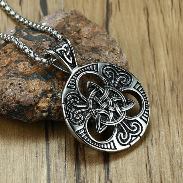 İrlanda Claddagh Kolyesi